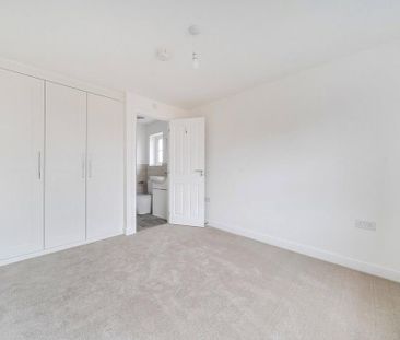 4 bedroom detached house to rent - Photo 6