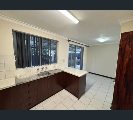 Unit 2/45 Kinsella St, Joondanna, WA 6060 - Photo 4