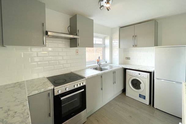 Willowhayne Drive, Walton-on-Thames, Surrey, KT12 - Photo 1