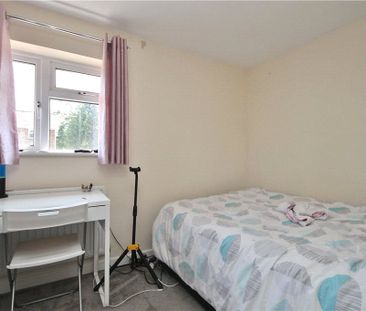 Blackwell Avenue, Guildford, Surrey, GU2 8LU - Photo 2