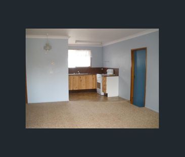 neat and tidy 2 bedroom unit - Photo 5