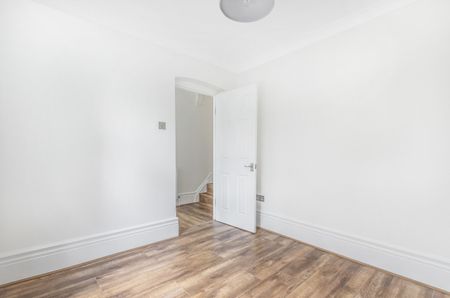 Conyers Road, London, SW16 - Photo 5