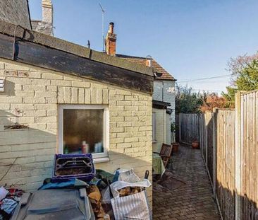 2 bedroom semi-detached house to rent - Photo 3