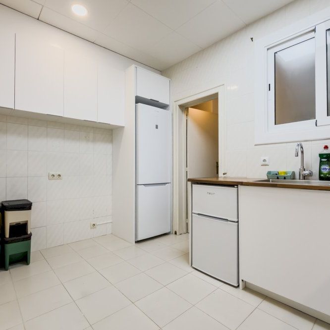 Cozy interior room next to Sants train station - Photo 1