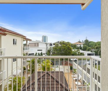 Unfurnished Second Floor Apartment in the Heart of Chevron Island - Photo 5