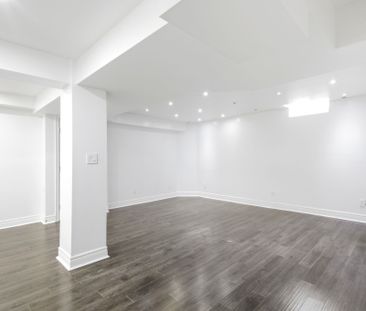 For Lease - 212 Venice Gate Drive, Vaughan, Ontario - Photo 4