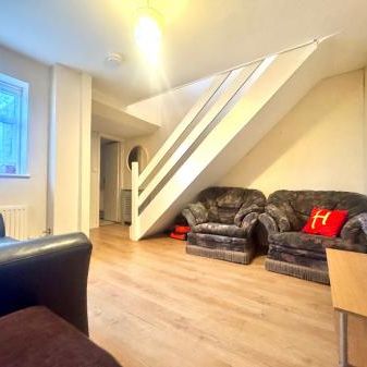 5 Bed Student Home - 144 Downs Road, UKC - Photo 1