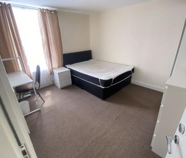 7 bedroom terraced house to rent - Photo 4