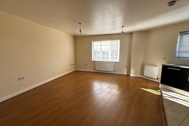 Wroughton Road - Photo 1