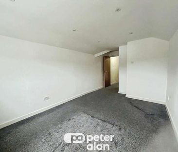 Maesteg, CF34 - Photo 6