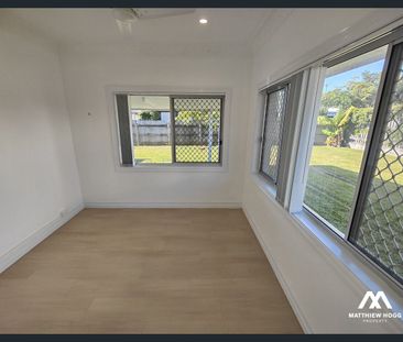 Comfy Living in Bayside Location - Photo 6