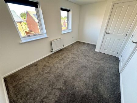 2 bedroom end of terrace house to rent - Photo 4