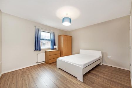 2 bedroom Flat To Let Total Size: 842 SQ FT - Photo 5