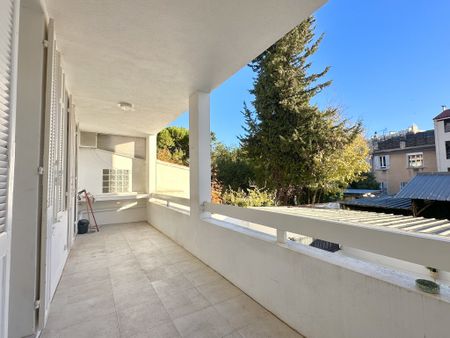 Location Appartement 3 pièces 64m² MARSEILLE 4ème - Photo 5