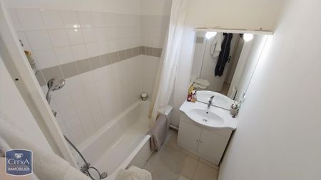 Location Appartement 2 pièces 46m² HENIN BEAUMONT 62110 - Photo 5