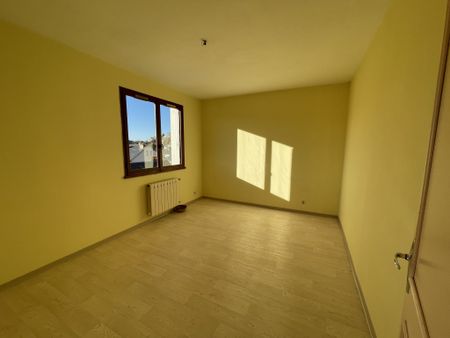 Location Appartement 3 pièces 74m² RODEZ 12000 - Photo 3