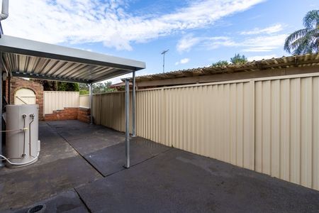 Family Home - Water Usage Included In Rent - Photo 2