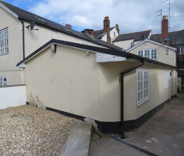 2 bed Apartment - To Let - Photo 5