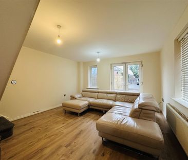 Spruce Road, Nuneaton, CV10 - Photo 1