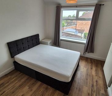 5 bedroom semi-detached house to rent - Photo 1