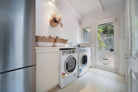 Rare Family Sanctuary in Nature - Photo 4