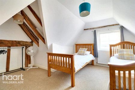 4 bedroom semi-detached house to rent - Photo 5