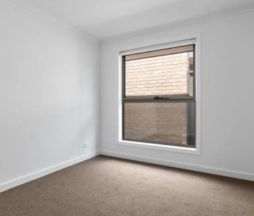 30 Maiolo Crescent - Photo 3