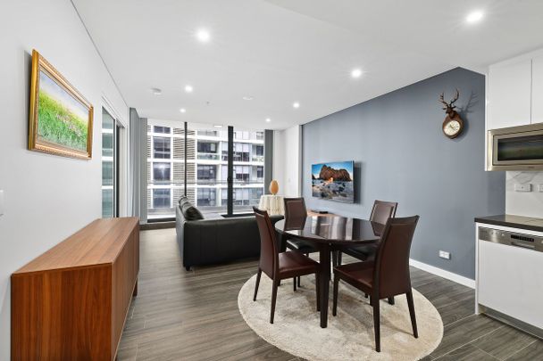 Fully Furnished One Bedroom Apartment in the Heart of Mascot - Photo 1
