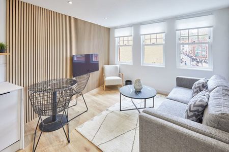 Golden Lion Bank - Photo 3