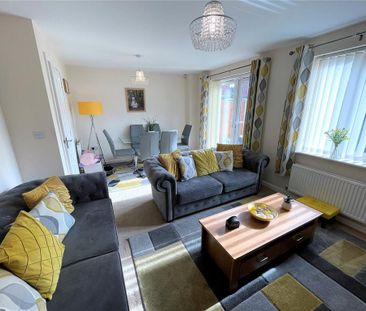 4 bedroom end of terrace house to rent - Photo 1