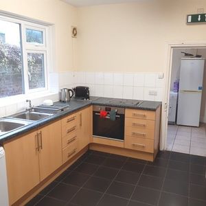 1 bedroom property to rent - Photo 2