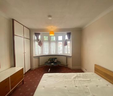 1 bedroom in a house share to rent - Photo 1