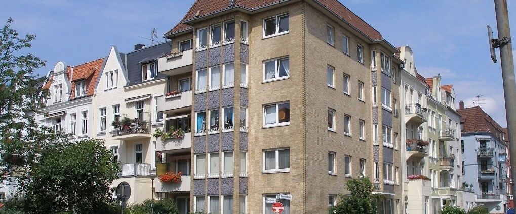 3-Zimmer-Wohnung mit Balkon in Lübeck-St. Lorenz-Nord (Nähe Bahnhof) - Foto 1