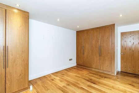 Alexander House, Royal Quarter, KT2 - Photo 3