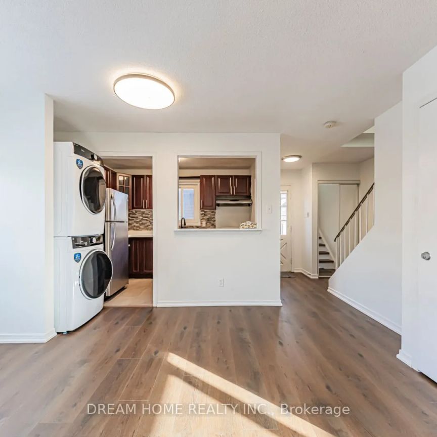 22 Hazelglen Court #Upper level - Photo 1