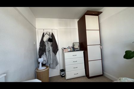 Room in a Shared House, London, SW20 - Photo 5