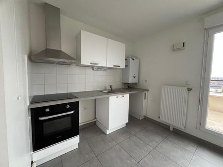 Location Appartement 2 pièces 36m² FLEURY LES AUBRAIS 45400 - Photo 4