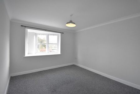 3 bedroom flat to rent - Photo 5