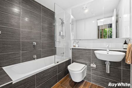 Stylish & Modern Apartment in Prime Macquarie Park Location - Photo 4