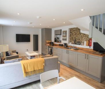 3 bedroom end of terrace house to rent - Photo 5
