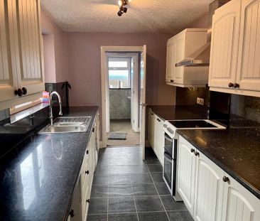 2 bedroom terraced house to rent - Photo 4