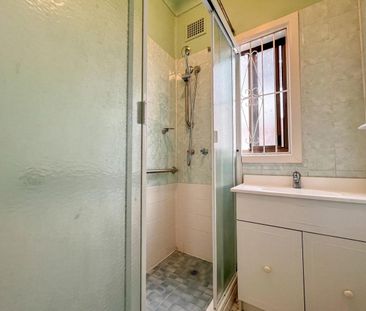 Charming 4 Bedroom Cabramatta Home - Photo 5