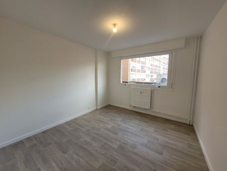 Location Appartement 3 pièces 70m² LILLE 59000 - Photo 4