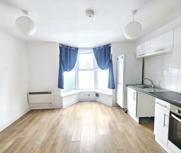 Bellevue Road, SOUTHAMPTON - Photo 1