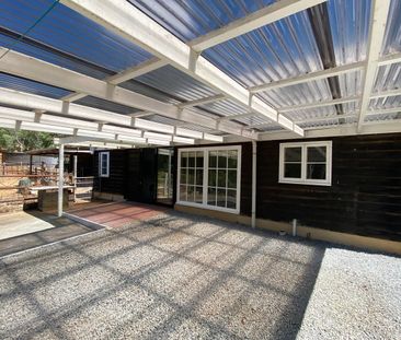 GORGEOUS QUAINT ONE BEDROOM COTTAGE WITH HILLSIDE VIEWS PERFECT FOR... - Photo 4