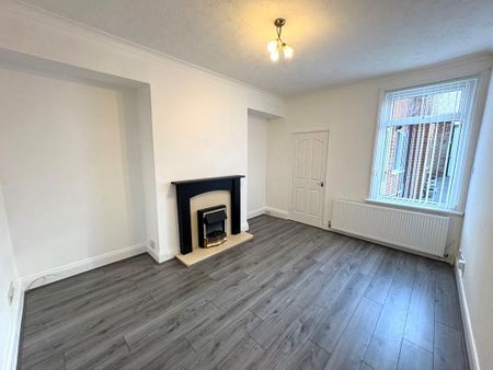 2 bed lower flat to rent in NE33 - Photo 2