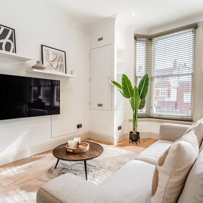 Studio to rent - Photo 1