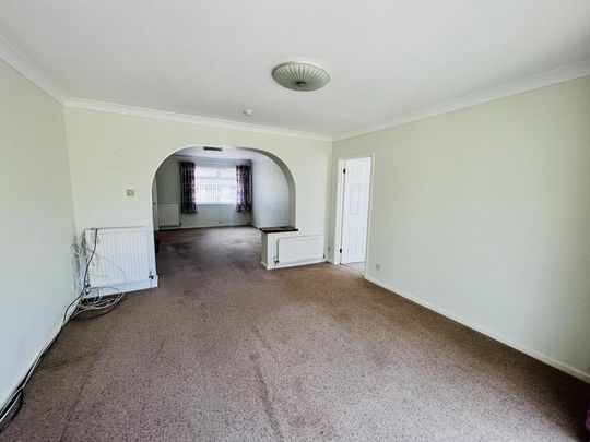 3 bedroom bungalow to rent - Photo 1