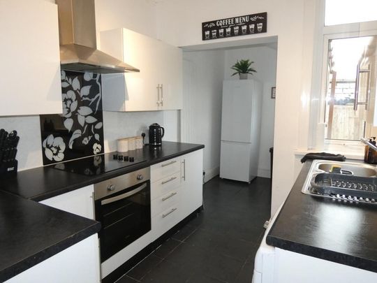 3 bedroom terraced house to rent - Photo 1