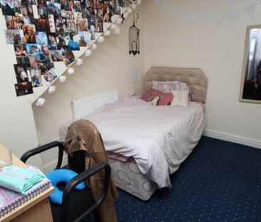 4 Bed - Welton Place , Hyde Park, Leeds - Photo 1